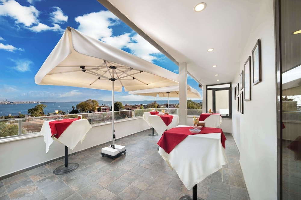 Royan Hotel Hagia Sophia Istanbul, A Member Of Radisson Individuals — Restaurant & bars in Istanbul, Istanbul