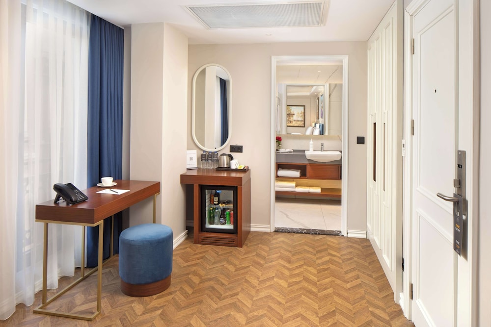 Royan Hotel Hagia Sophia Istanbul, A Member Of Radisson Individuals — Hotel rooms in Istanbul, Istanbul