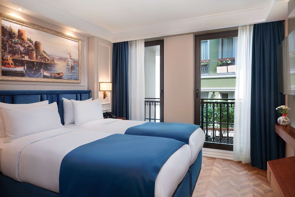 Royan Hotel Hagia Sophia Istanbul, A Member Of Radisson Individuals — Hotel rooms in Istanbul, Istanbul