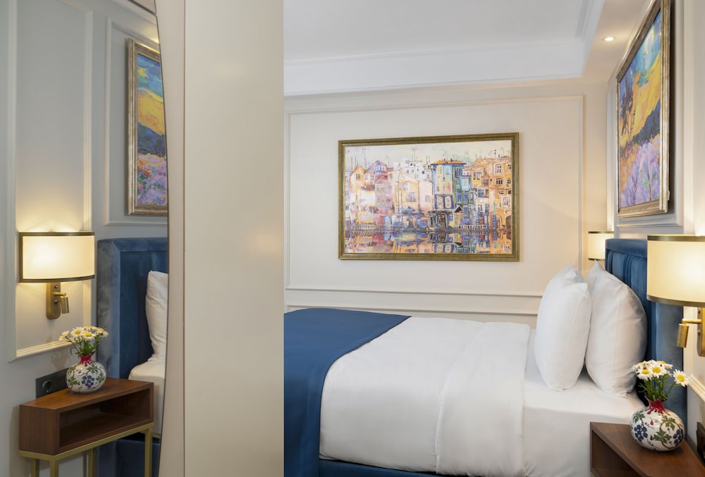 Royan Hotel Hagia Sophia Istanbul, A Member Of Radisson Individuals — Hotel rooms in Istanbul, Istanbul