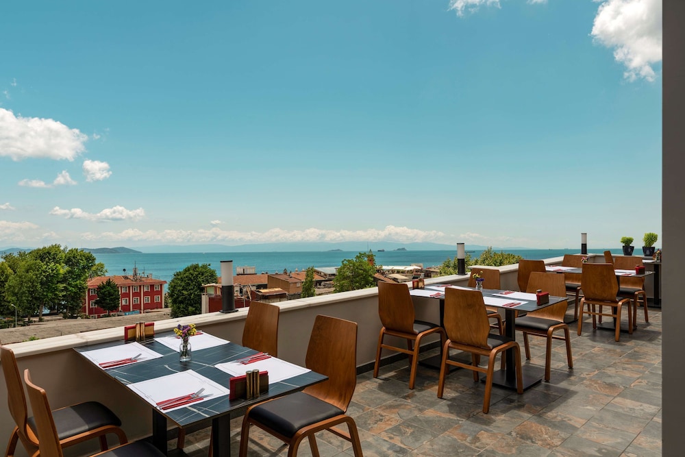 Royan Hotel Hagia Sophia Istanbul, A Member Of Radisson Individuals — Restaurant & bars in Istanbul, Istanbul