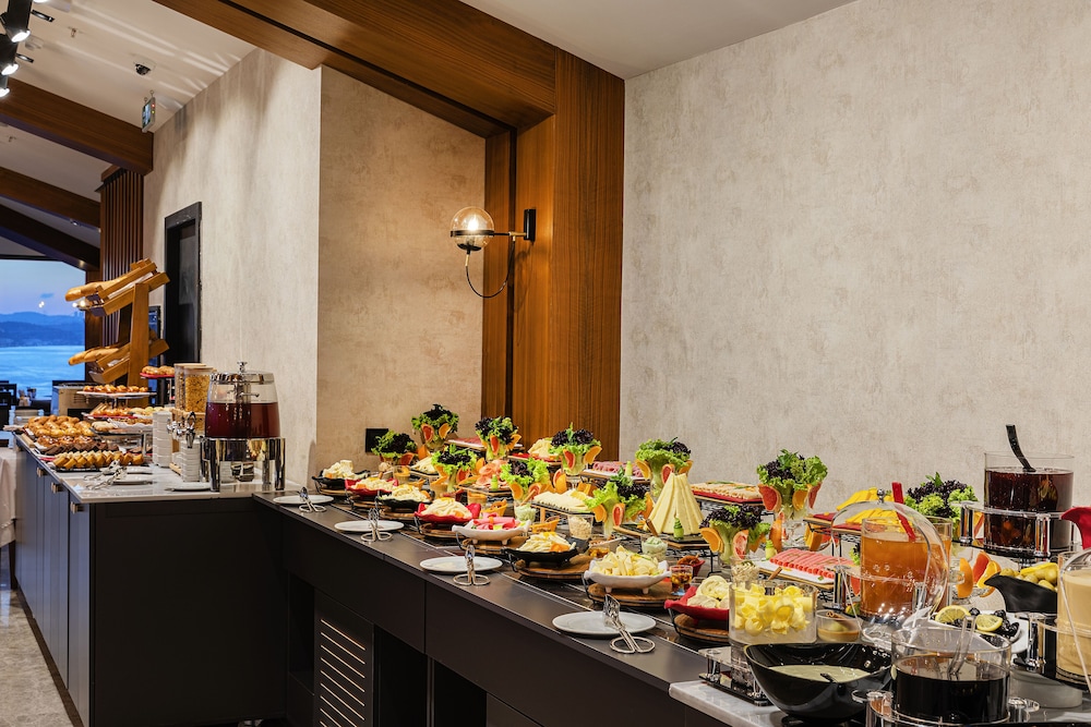 Demiray Hotel & Spa — Restaurant & bars in Istanbul, Istanbul