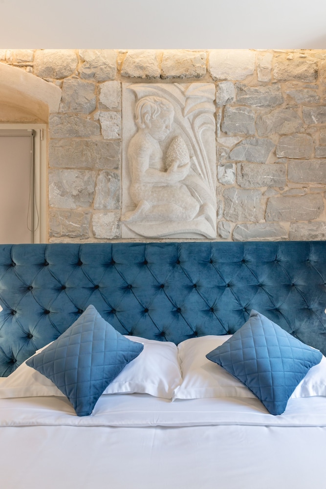 Stonemasons Heritage — Hotel rooms in Split, Split-Dalmatia