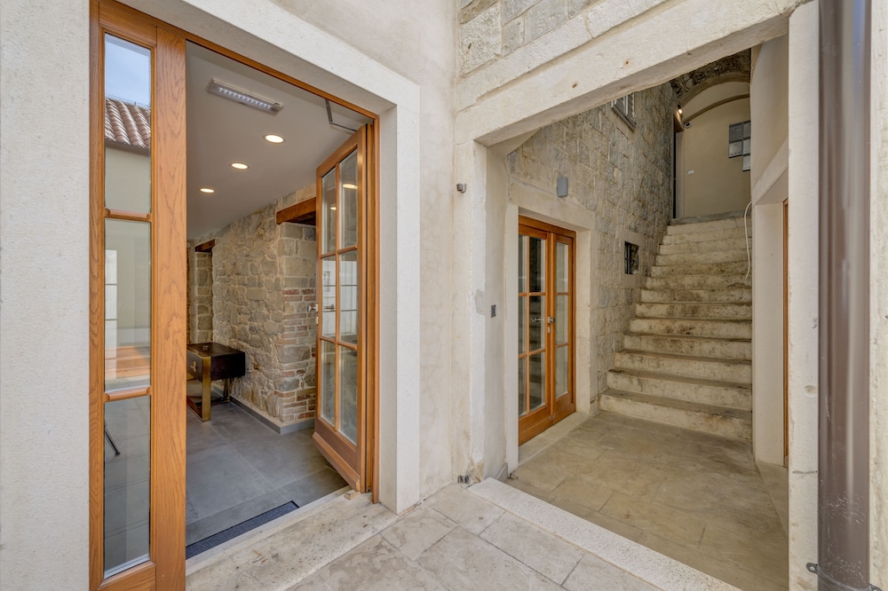 Stonemasons Heritage — Hotel building in Split, Split-Dalmatia