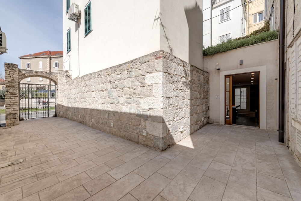 Stonemasons Heritage — Hotel building in Split, Split-Dalmatia