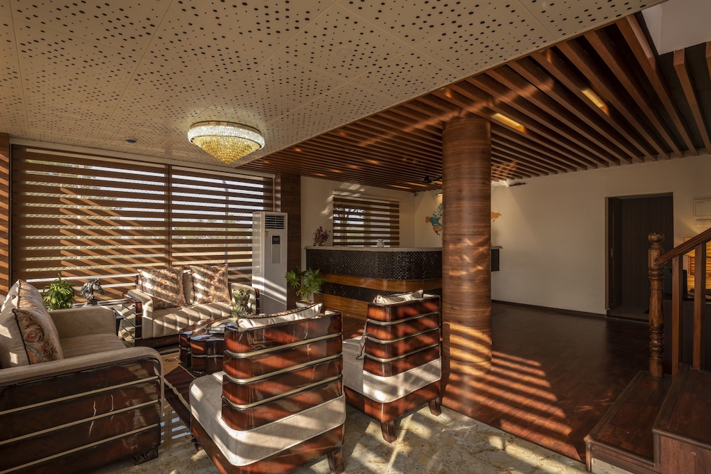Salcete Beach Resort — Hotel building in Colva, Goa