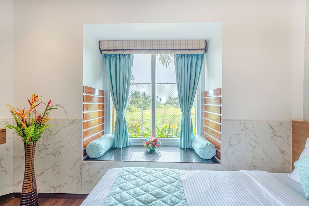 Salcete Beach Resort — Hotel rooms in Colva, Goa