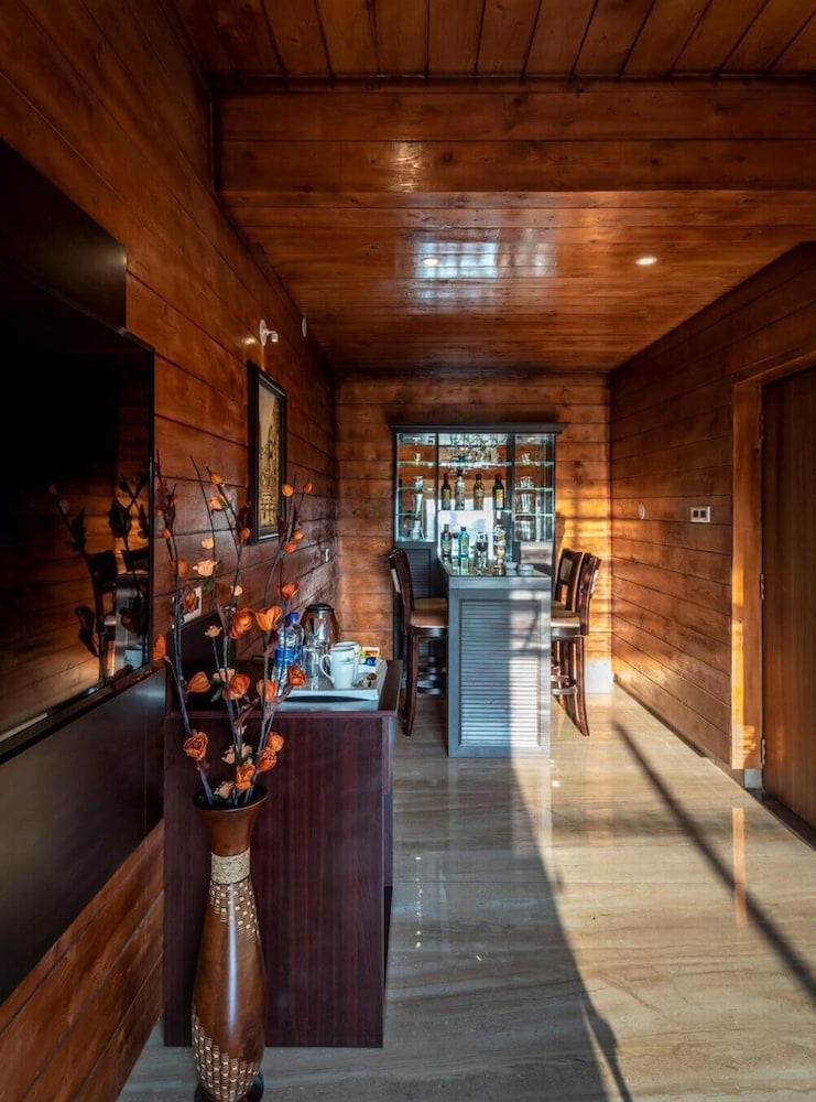Salcete Beach Resort — Restaurant & bars in Colva, Goa