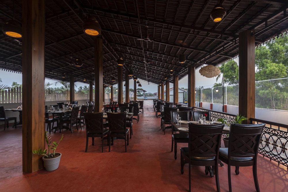 Salcete Beach Resort — Restaurant & bars in Colva, Goa