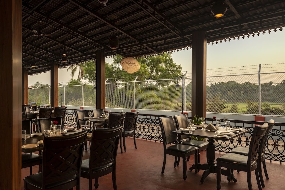 Salcete Beach Resort — Restaurant & bars in Colva, Goa