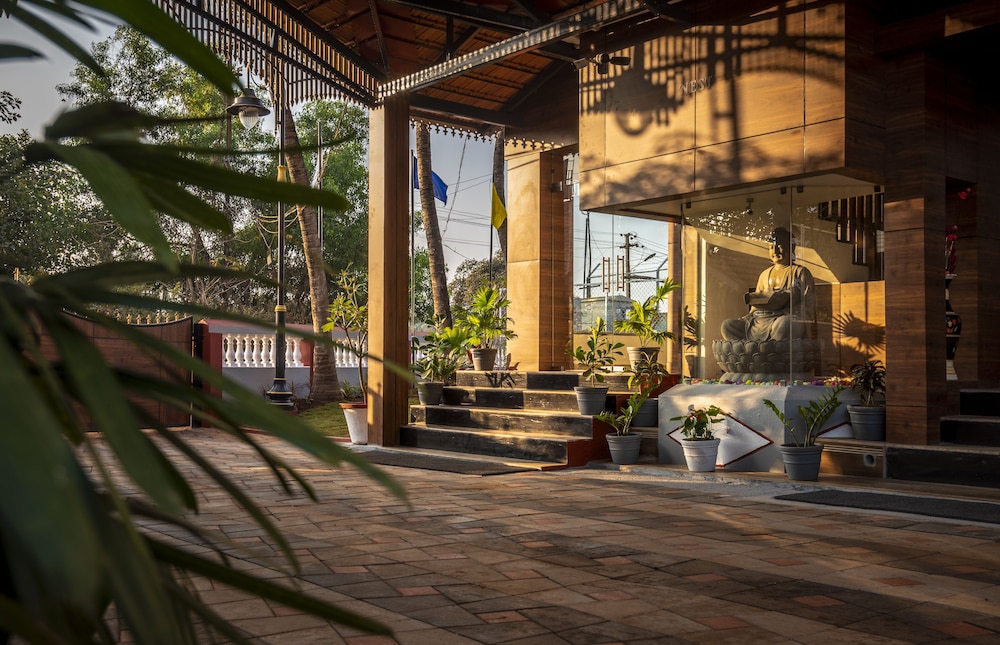 Salcete Beach Resort — Hotel building in Colva, Goa
