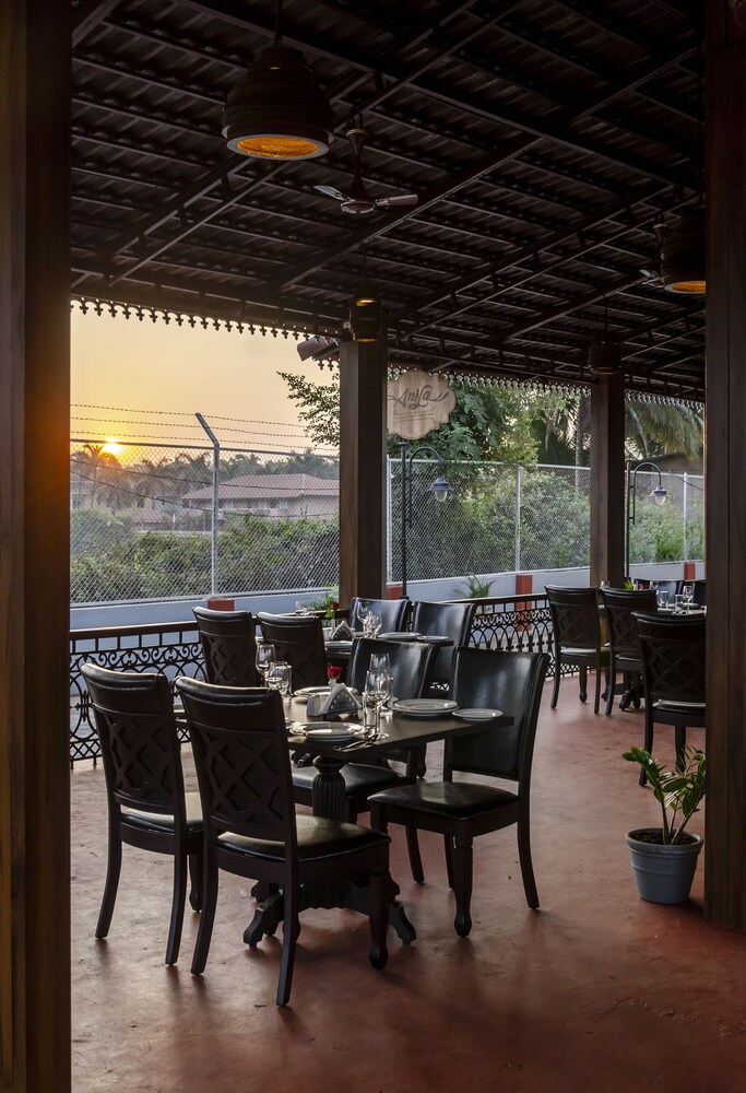 Salcete Beach Resort — Restaurant & bars in Colva, Goa