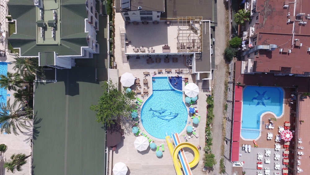 Club Hotel Sunbel - All Inclusive — Swimming pool in Kemer