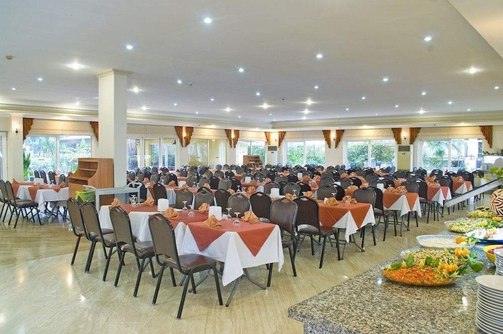 Club Hotel Sunbel - All Inclusive — Restaurant & bars in Kemer