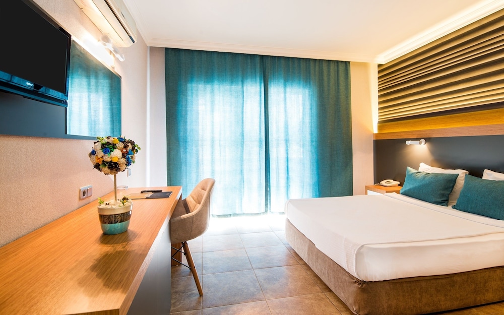 Club Hotel Sunbel - All Inclusive — Hotel rooms in Kemer
