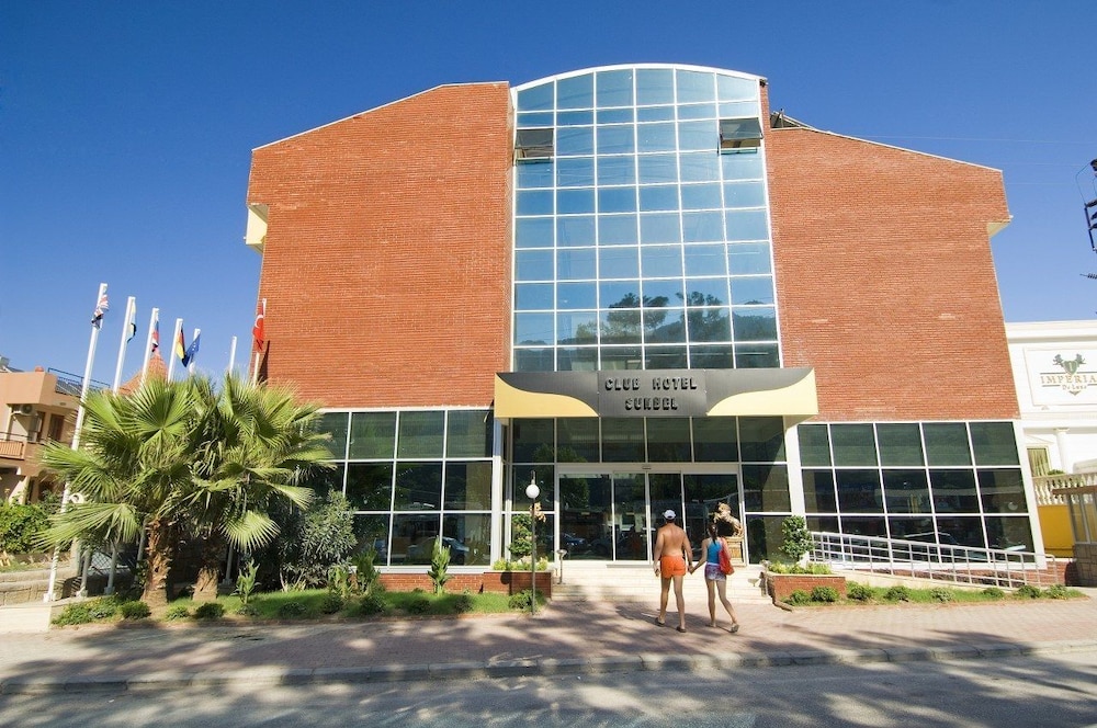 Club Hotel Sunbel - All Inclusive — Hotel building in Kemer