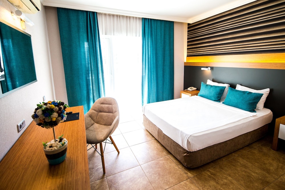 Club Hotel Sunbel - All Inclusive — Hotel rooms in Kemer