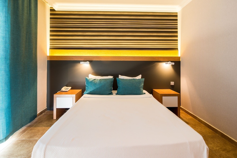 Club Hotel Sunbel - All Inclusive — Hotel rooms in Kemer