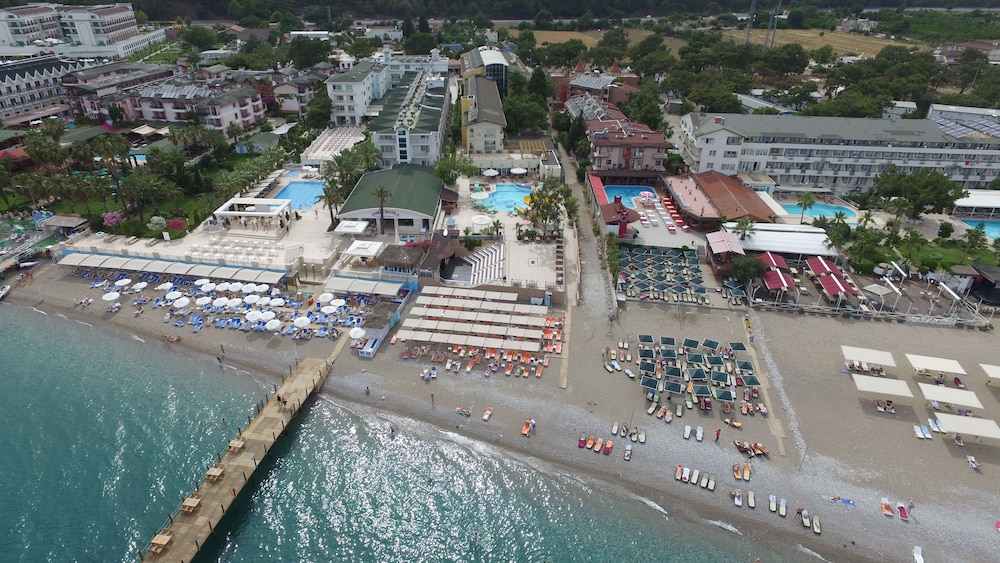 Club Hotel Sunbel - All Inclusive — Beach in Kemer