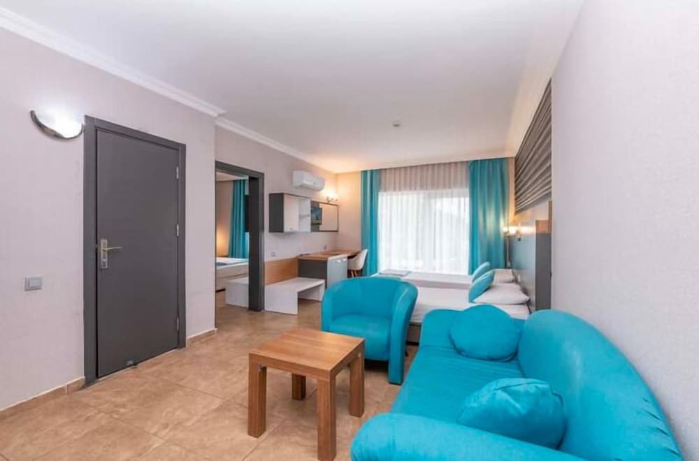 Club Hotel Sunbel - All Inclusive — Hotel rooms in Kemer