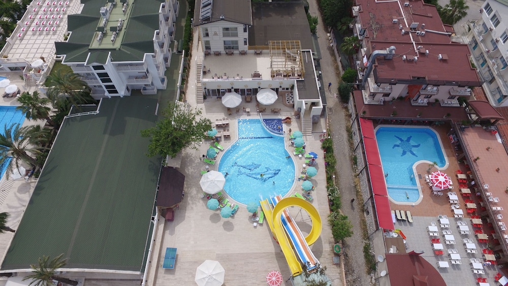 Club Hotel Sunbel - All Inclusive — Swimming pool in Kemer