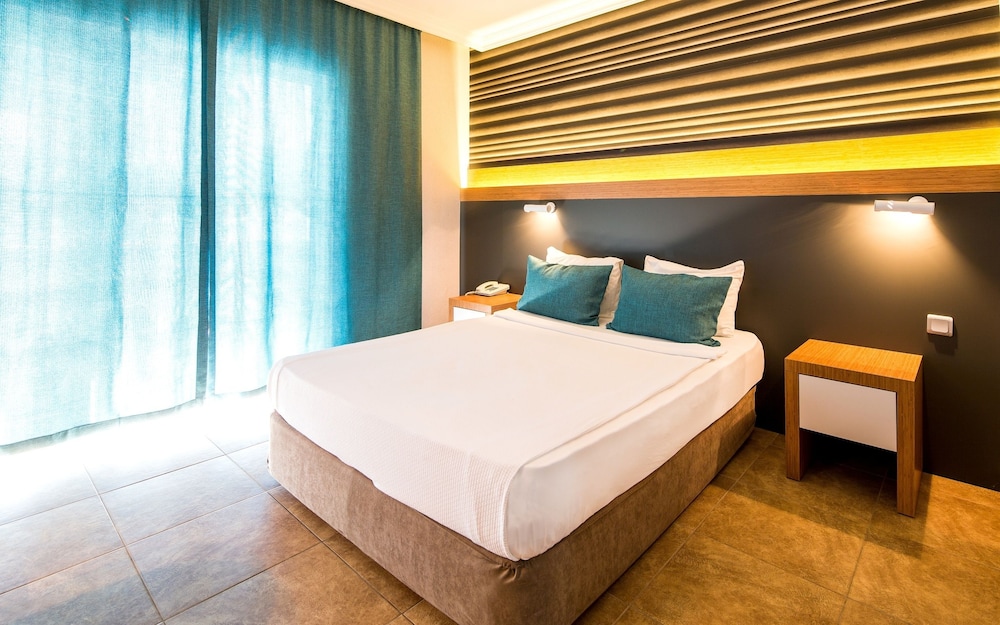 Club Hotel Sunbel - All Inclusive — Hotel rooms in Kemer