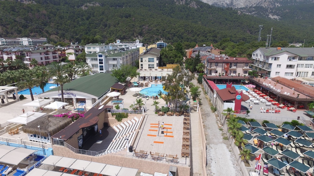 Club Hotel Sunbel - All Inclusive — Swimming pool in Kemer