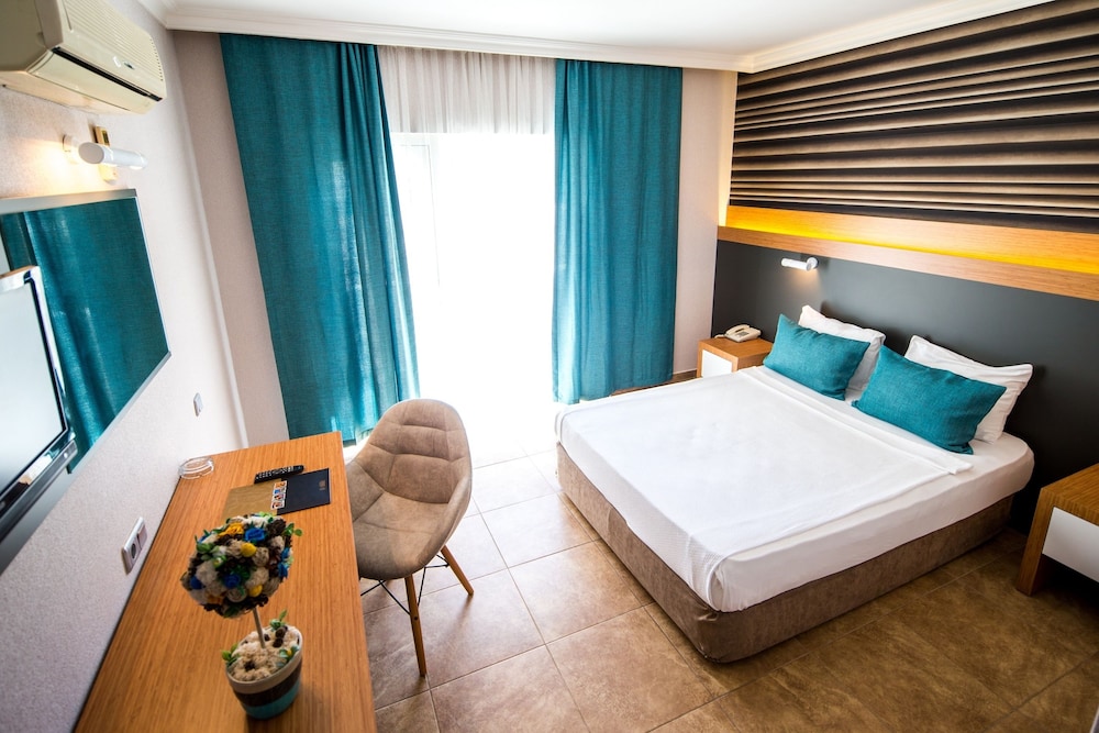 Club Hotel Sunbel - All Inclusive — Hotel rooms in Kemer
