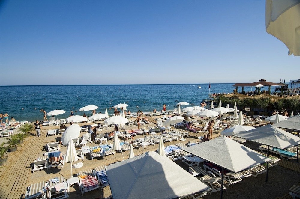 Club Hotel Sunbel - All Inclusive — Beach in Kemer