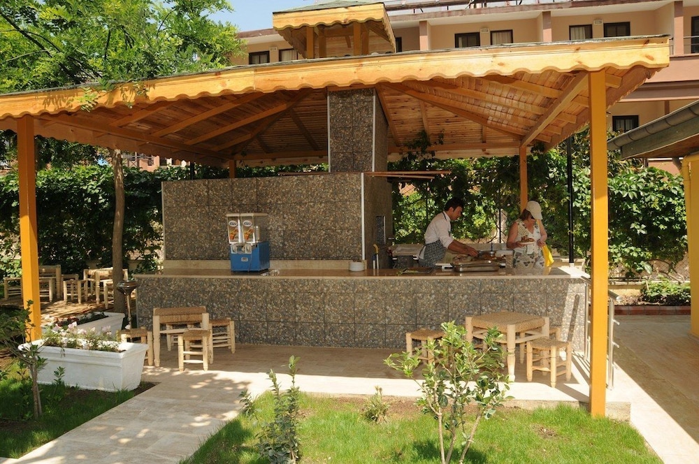 Club Hotel Sunbel - All Inclusive — Restaurant & bars in Kemer