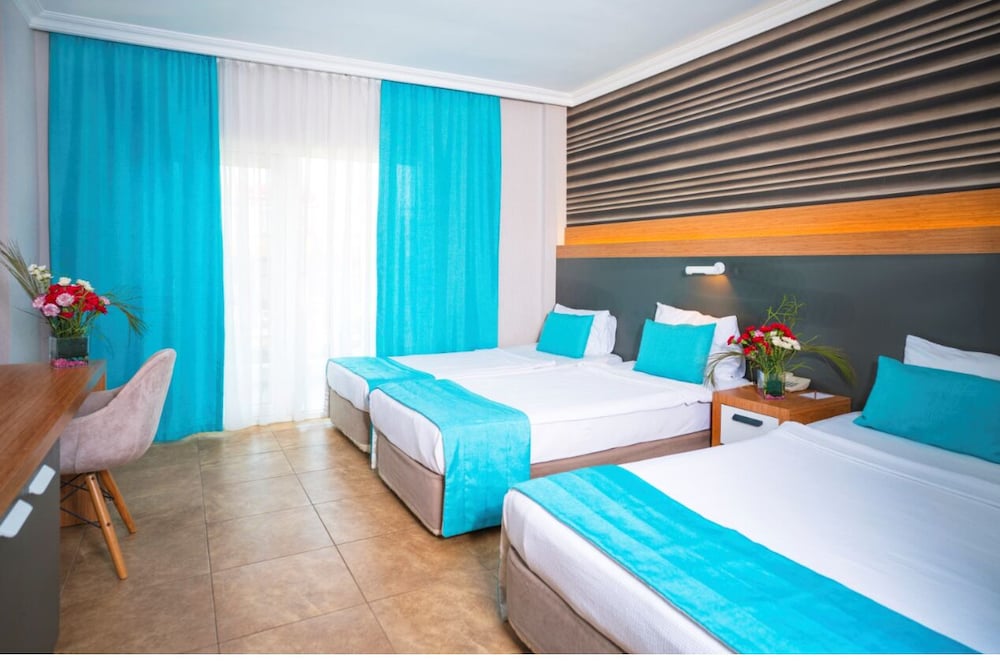 Club Hotel Sunbel - All Inclusive — Hotel rooms in Kemer