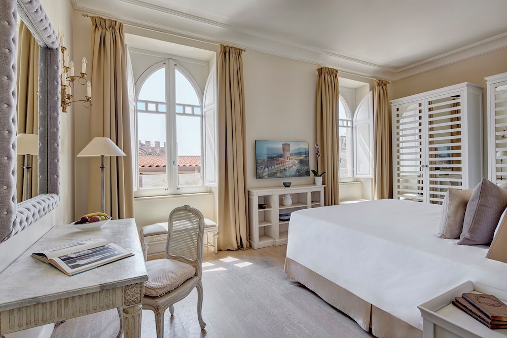Palazzo Vecchio Taormina — Hotel rooms in Taormina, Sicily