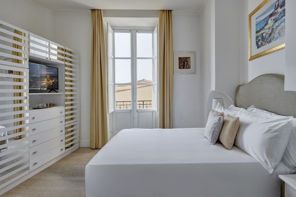 Palazzo Vecchio Taormina — Hotel rooms in Taormina, Sicily