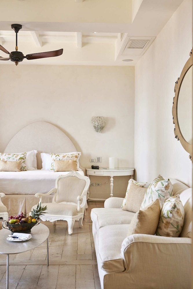 Palazzo Vecchio Taormina — Hotel rooms in Taormina, Sicily