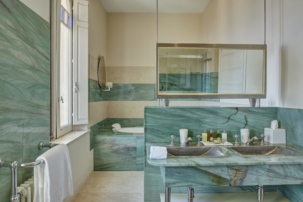 Palazzo Vecchio Taormina — Hotel rooms in Taormina, Sicily
