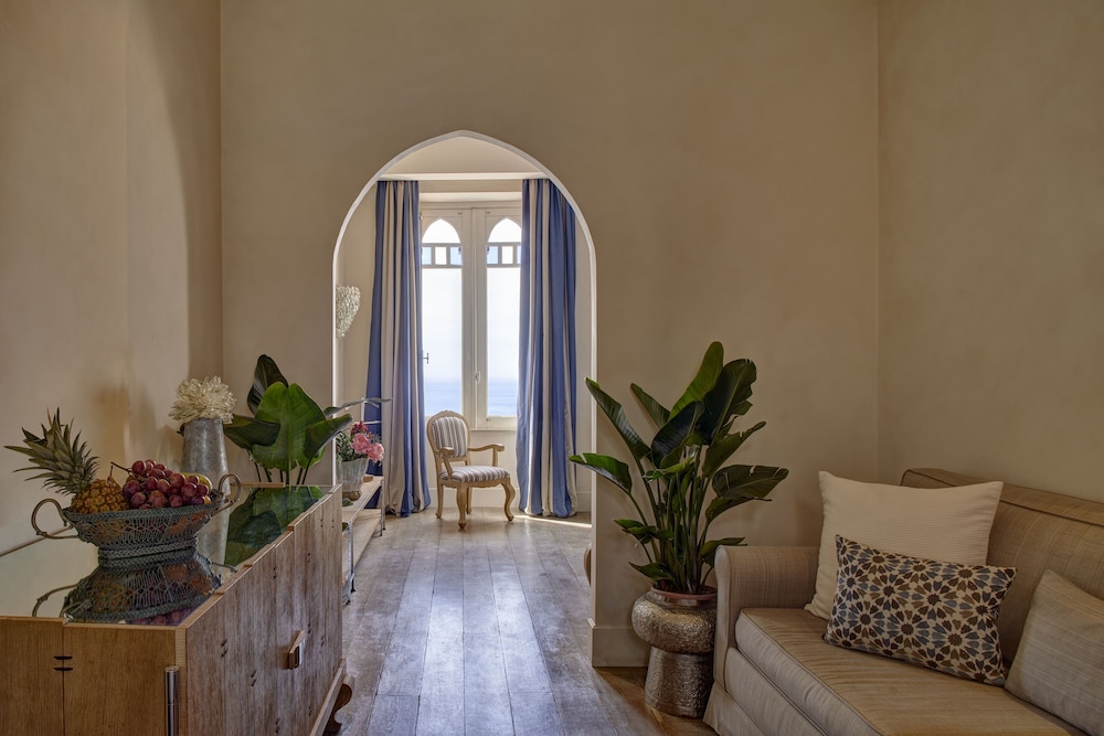 Palazzo Vecchio Taormina — Hotel rooms in Taormina, Sicily