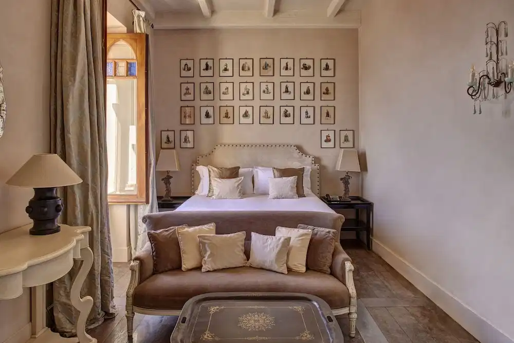 Palazzo Vecchio Taormina — Hotel rooms in Taormina, Sicily