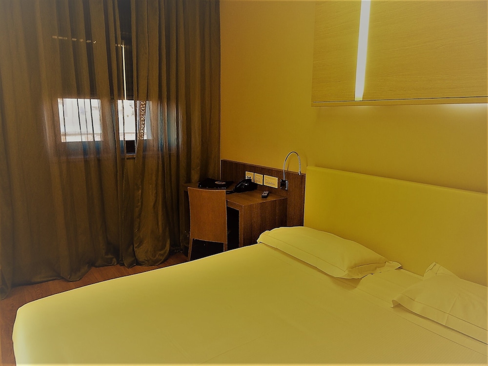 Hotel Il Cantico St. Peter — Hotel rooms in Rome, Lazio