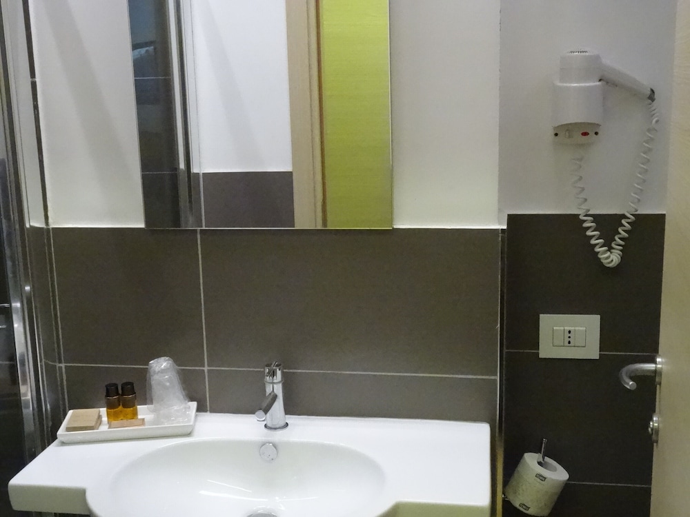 Hotel Il Cantico St. Peter — Hotel rooms in Rome, Lazio