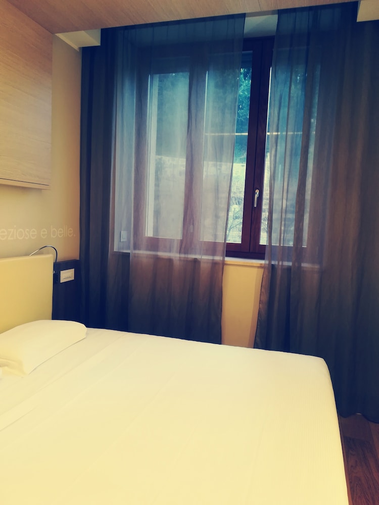 Hotel Il Cantico St. Peter — Hotel rooms in Rome, Lazio