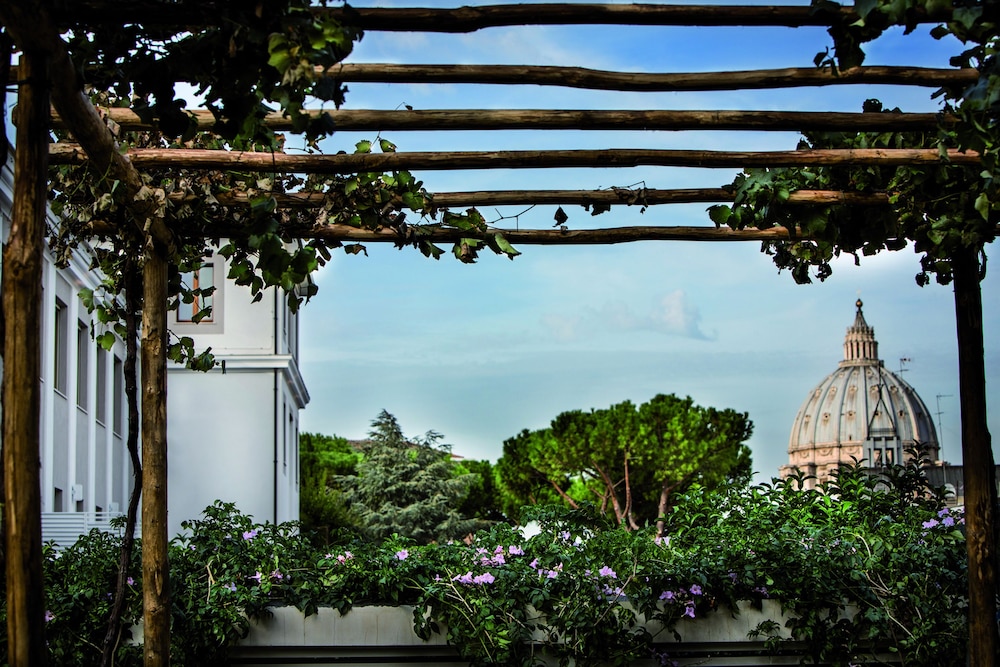 Hotel Il Cantico St. Peter — Hotel building in Rome, Lazio