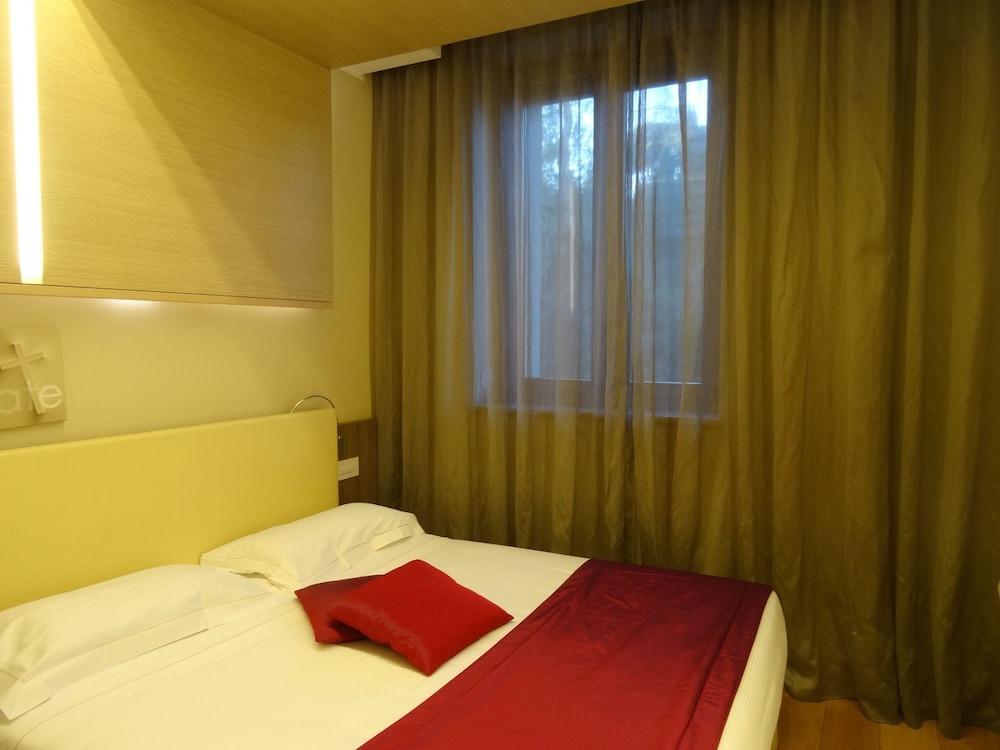 Hotel Il Cantico St. Peter — Hotel rooms in Rome, Lazio
