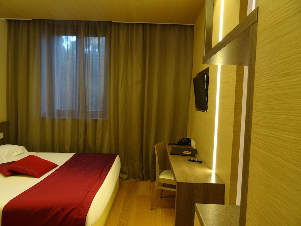 Hotel Il Cantico St. Peter — Hotel rooms in Rome, Lazio