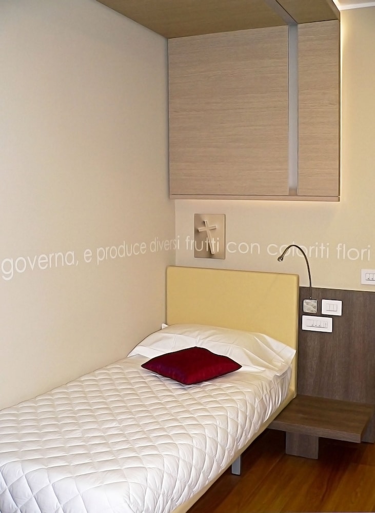 Hotel Il Cantico St. Peter — Hotel rooms in Rome, Lazio