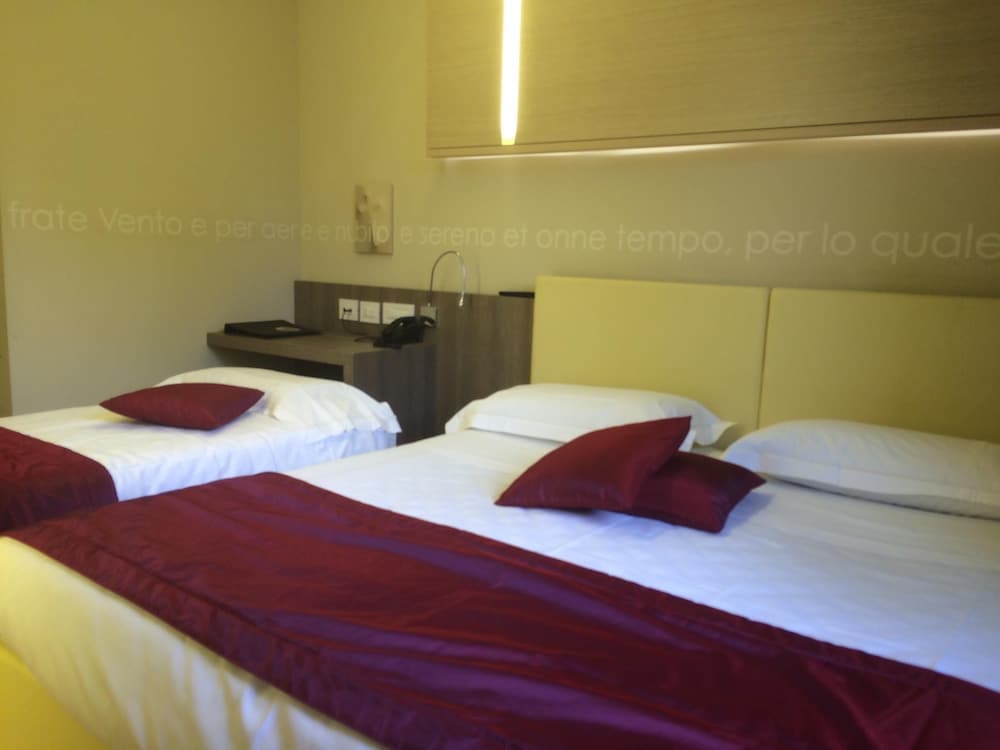 Hotel Il Cantico St. Peter — Hotel rooms in Rome, Lazio