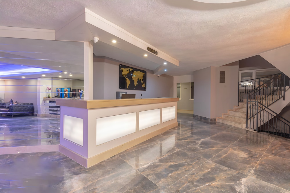 Akdora Elite Hotel & Spa All Inclusive — Hotel building in Side