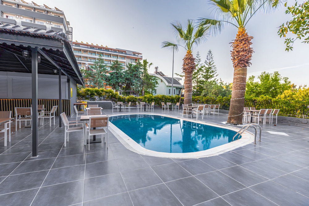 Akdora Elite Hotel & Spa All Inclusive — Swimming pool in Side