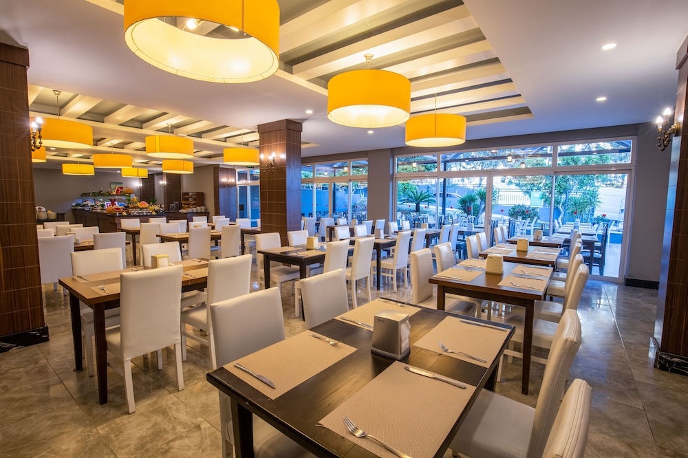 Akdora Elite Hotel & Spa All Inclusive — Restaurant & bars in Side
