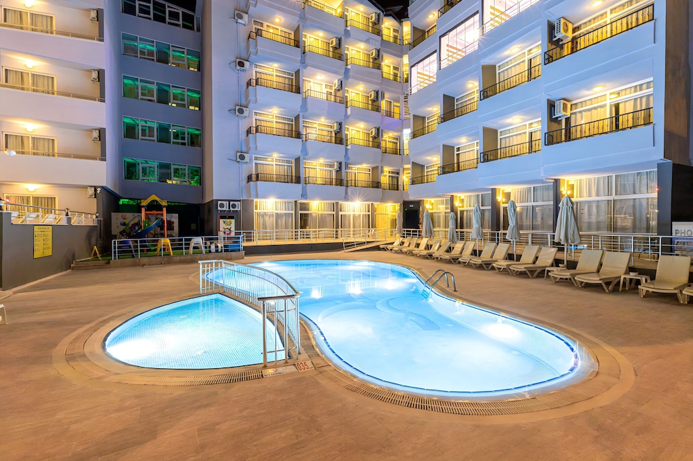 Akdora Elite Hotel & Spa All Inclusive — Hotel building in Side