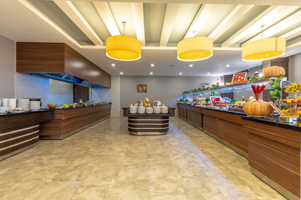 Akdora Elite Hotel & Spa All Inclusive — Restaurant & bars in Side